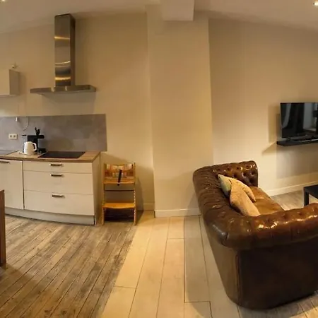 House With Sauna Near Center - 200 M² *