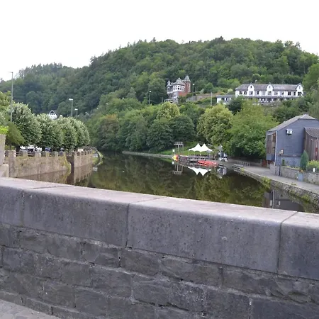 House With Sauna Near Center - 200 M² Ferienhaus *