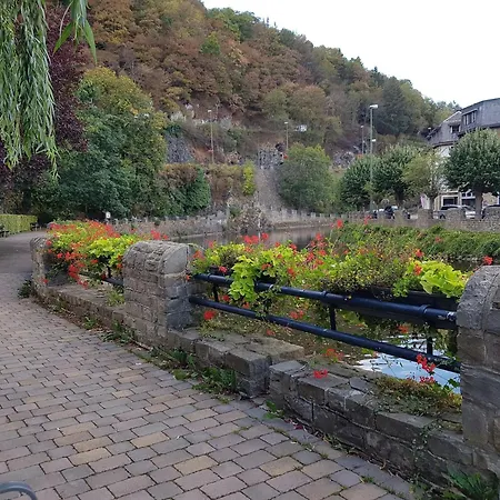 House With Sauna Near Center - 200 M² Semesterbostad *