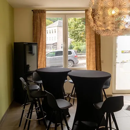 House With Sauna Near Center - 200 M² Semesterbostad *