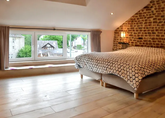 House With Sauna Near Center - 200 M² Vakantiehuis *