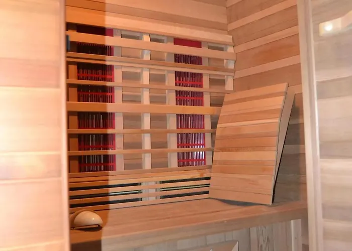 House With Sauna Near Center - 200 M² *