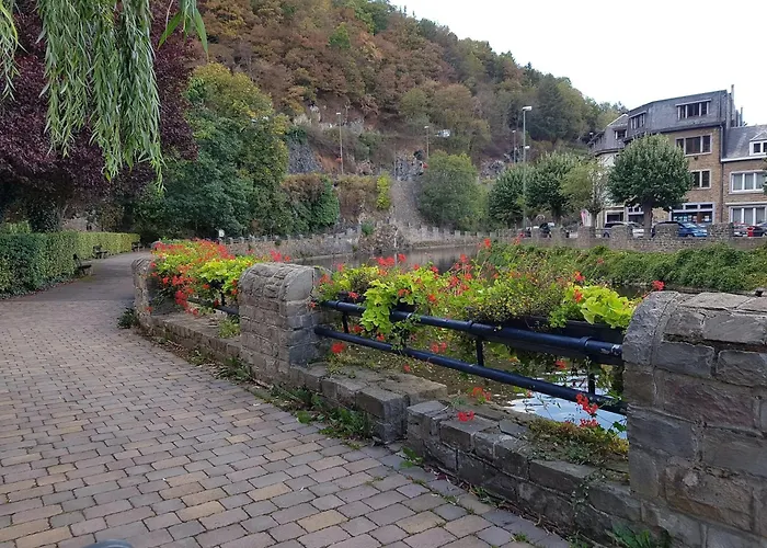 House With Sauna Near Center - 200 M² Vakantiehuis *